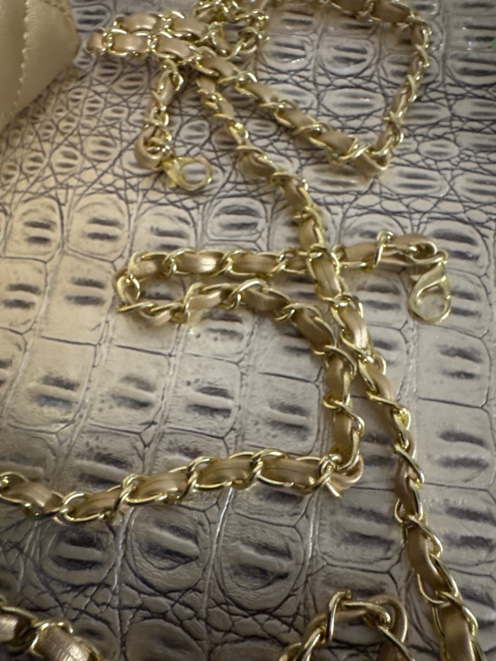 Gold clutch purse - Picture 3 of 5